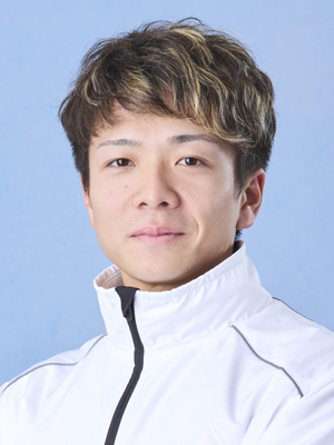 成 貞  琳 平