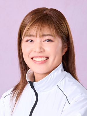 伊 藤    栞